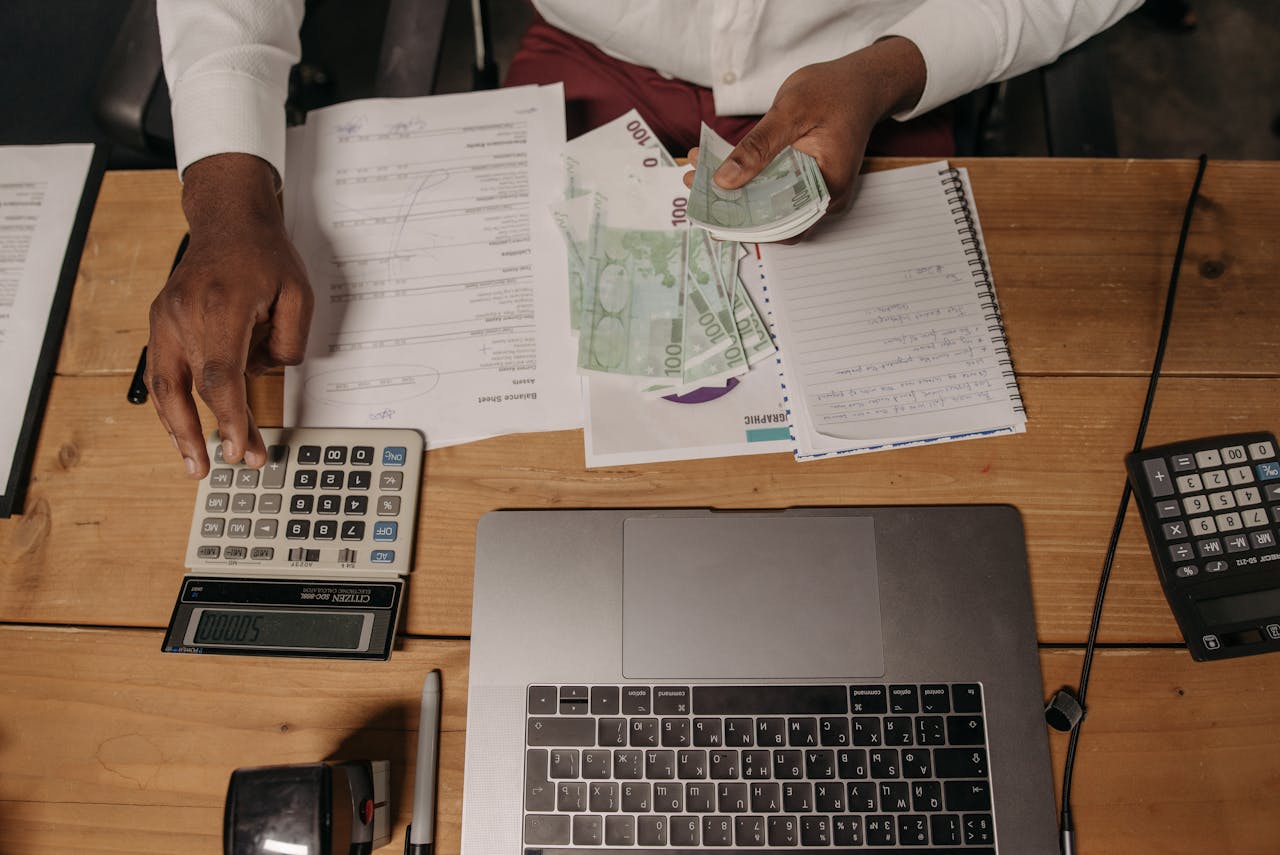 pexels-pavel-danilyuk-7654190 Simulateur frais notaire immobilier-capsud.com : comment l'utiliser ?